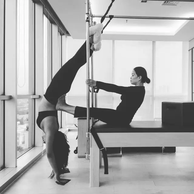 Potret 6 Seleb Wanita saat Pilates, Gayanya Curi Perhatian
