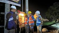 PT PLN (Persero) mencatat pemakaian listrik tertinggi (beban puncak) kelistrikan nasional selama periode lebaran 2023 mengalami kenaikan di banding tahun 2022. Kenaikan pada periode Idul Fitri 1444 H terjadi merata terutama di daerah yang menjadi destinasi mudik. Hal ini menjadi salah satu sinyal adanya pemerataan ekonomi di daerah. (Dok. PLN)