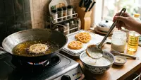 Cara Membuat Kembang Goyang Tanpa Cetakan Besi, Cukup Pakai Sendok Sayur