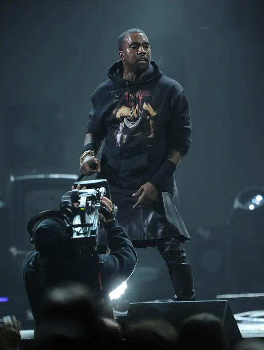 Di tengah sakit yang sedang dialaminya ini, Kanye tetap beruntung karena masih mendapat dukungan dari orang-orang terdekat dan keluarganya. (AFP/Bintang.com)