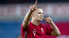 Dari total 22 kali penyelenggaraan Piala Dunia U-20 sejak edisi pertama pada 1977 di Tunisia hingga edisi terakhir pada 2019 di Polandia, gelar top skor turnamen tercatat 9 kali menjadi milik para pemain asal Eropa menyamai raihan para pemain asal Amerika Selatan yang dikuasai para pemain Brasil dan Argentina. Berikut 5 pemain Eropa terakhir yang mampu meraih gelar top skor pada ajang Piala Dunia U-20. (AFP/NTB/Javad Parsa)