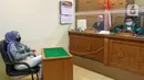 Selebriti Nathalie Holscher menjalani sidang perceraian dengan komedian Entis Sutisna atau lebih dikenal Sule di Pengadilan Agama (PA) Cikarang, Jawa Barat, Rabu (20/7/2022). Nathalie Holscher dan Sule datang ke PA Cikarang untuk menghadiri sidang perdana perceraian yang beragendakan pemeriksaan berkas dan mediasi. (Liputan6.com/Herman Zakharia)