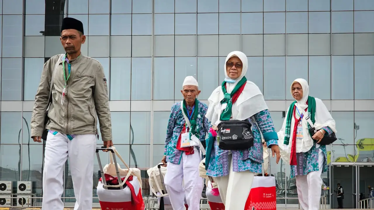 Jemaah Haji Jarang Berkeringat dan Buang Air Kecil Selama di Arab Saudi, KKIH: Waspada Gejala Dehidrasi