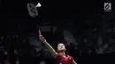 Tunggal putri Indonesia, Fitriani mengembalikan kok ke arah Kirsty Gilmour (Skotlandia) pada babak pertama Indonesia Masters 2018 di Istora Senayan, Jakarta, Rabu (24/1). Fitriani unggul 20-22, 21-15, 21-16. (Liputan6.com/Helmi Fithriansyah)