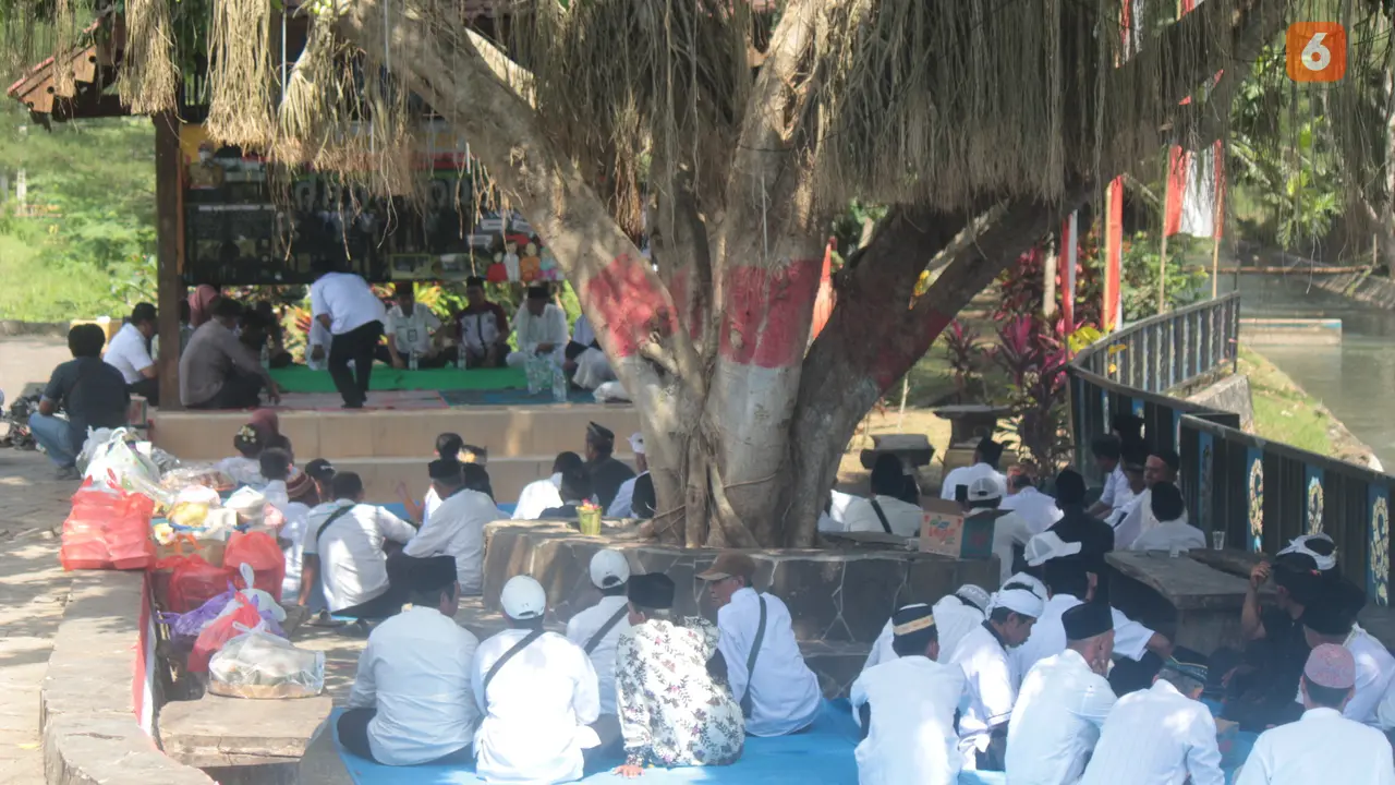 Masyarakat lintas agama di Banyuwangi menggelar doia bersama minta hujan  (Hermawan Arifianto/Liputan6.com)