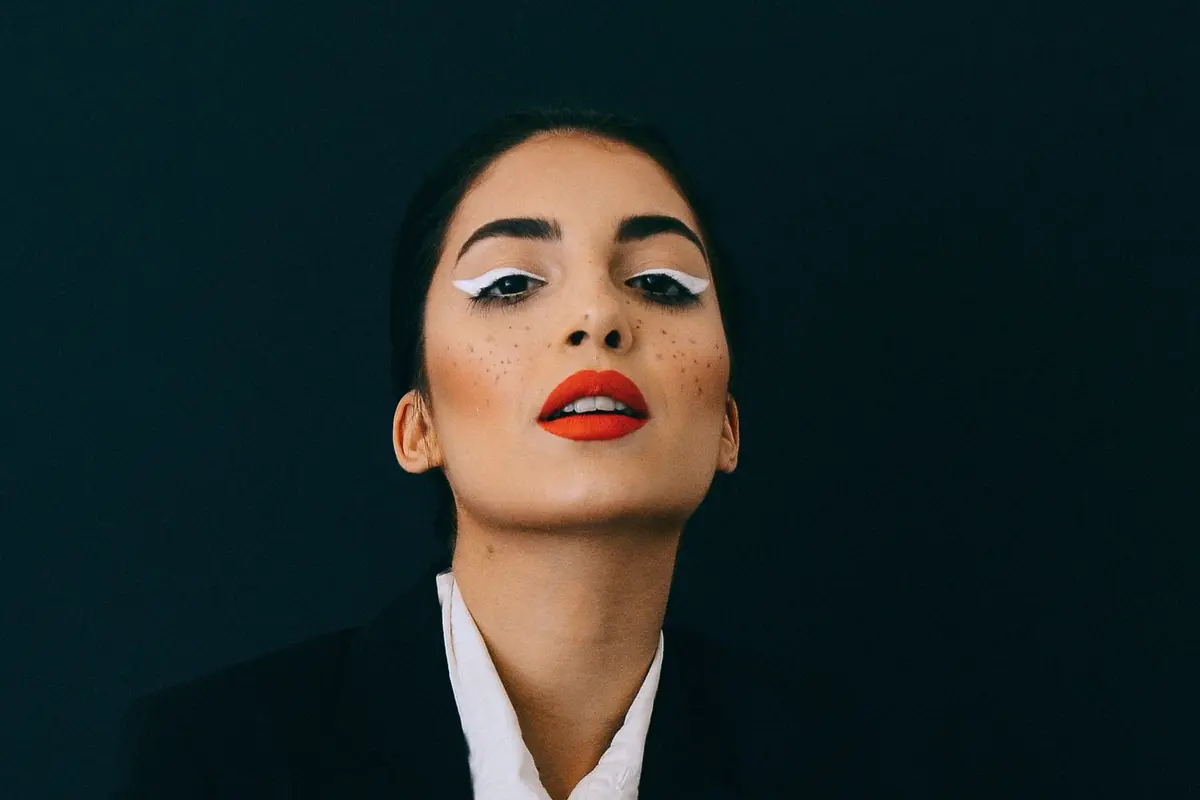 Editor Says: Pro Kontra Memakai Makeup dengan Style Sendiri
