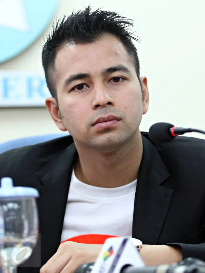 20151118-Raffi Ahmad Datangi Dewan Pers-Jakarta