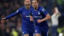 Selebrasi gol Pedro Rodriguez pada laga lanjutan Premier League yang berlangsung di stadion Stamford Bridge, London, Kamis (28/2). Chelsea menang 2-0 atas Tottenham Hotspur. (AFP/Adrian Dennis)