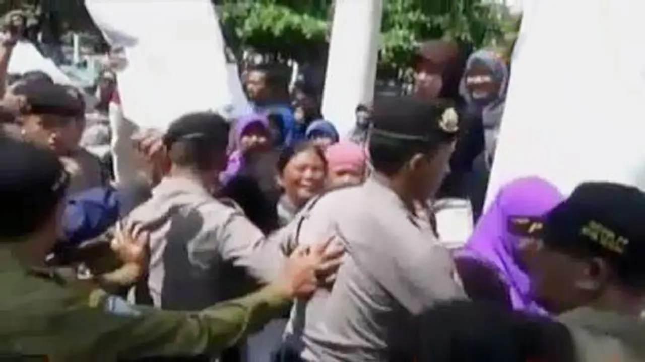 Demo Pedagang Pasar