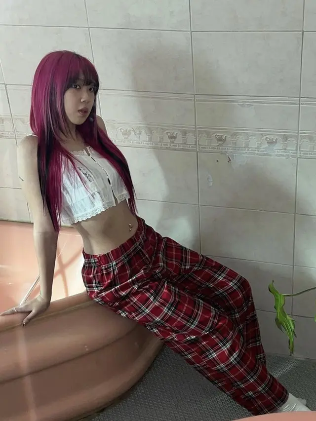  Youngji, credit: (@youngji_02)