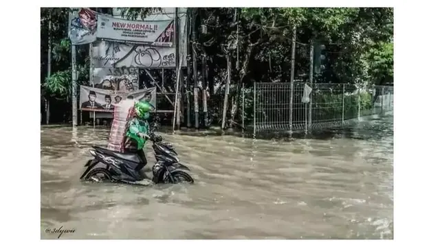 8 Potret Serba-Serbi Driver Ojol Antar Pesanan Ini Bikin Geleng Kepala