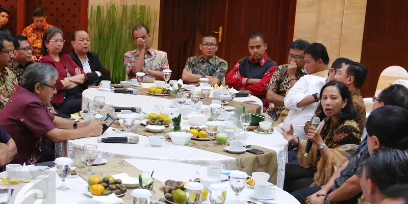 20166022-Sambil Bukber, Menteri Rini Kumpulkan Pimpinan Media-Jakarta