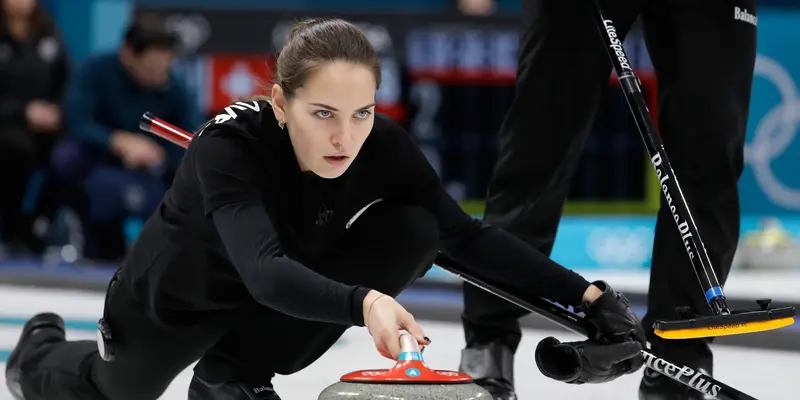 Aksi Atlet Curling Cantik Dari Rusia di Olimpiade Musim Dingin 2018