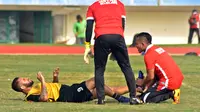 Striker Mitra Kukar, Marlon da Silva mengalami cedera ringan jelang laga melawan Persija Jakarta. (Bola.com/Romi Syahputra)