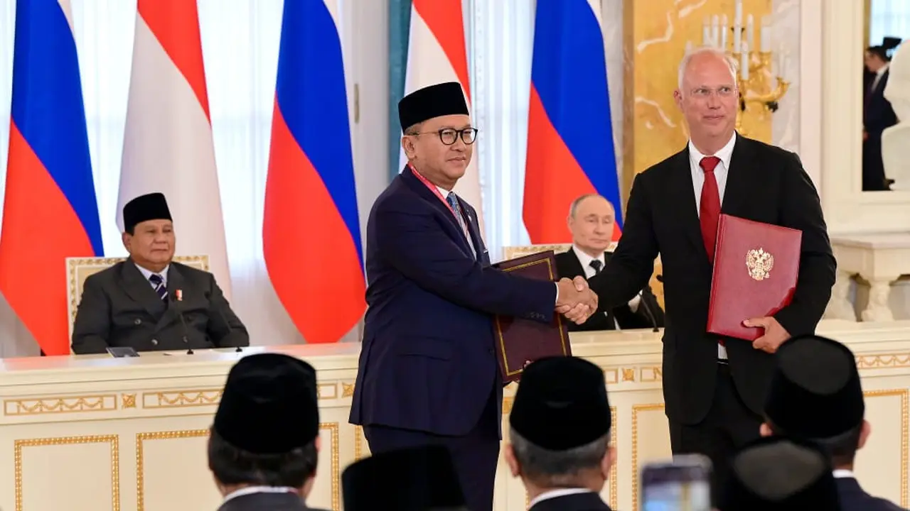 Presiden Prabowo Subianto dan Presiden Rusia Vladimir Putin menyaksikan langsung prosesi pertukaran sejumlah dokumen kerja sama bilateral