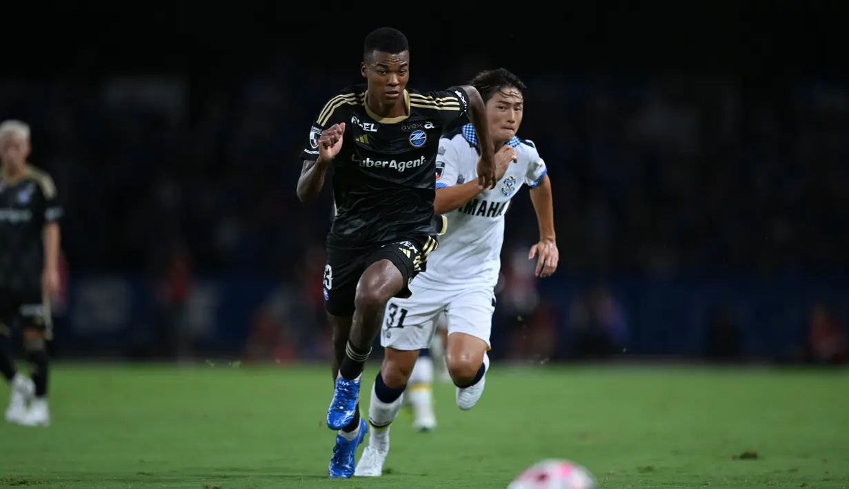 Jika diturunkan oleh pelatih Hajime Moriyasu dalam laga uji coba menghadapi China atau Bahrain, maka Henry Heroki Mochizuki akan melakukan debutnya bersama Timnas Jepang. Seperti apa laga debutnya? Kita tunggu saja! (J.LEAGUE)