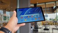 Tampilan Samsung Galaxy Tab A7 Lite yang baru saja diperkenalkan di pasar Indonesia. (Liputan6.com/Agustinus M. Damar)