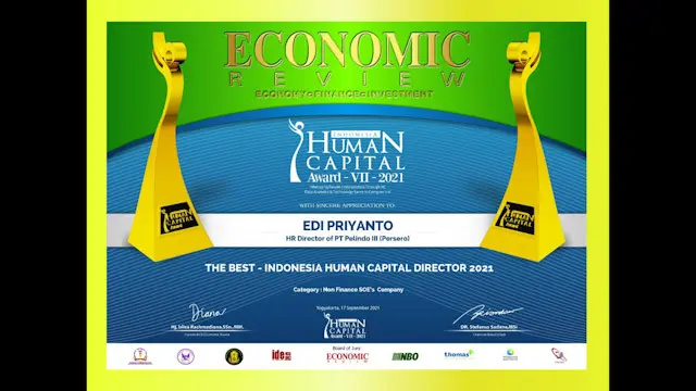 Direktur SDM Pelindo III Edi Priyanto juga ditetapkan sebagai The Best Indonesia Human Capital Director 2021.