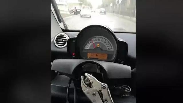 Setir mobil ekstrem (Istimewa)