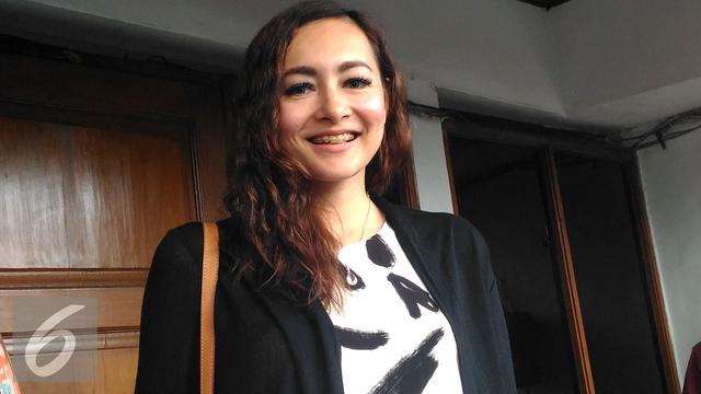 Dewi Rezer Sudah Kenalkan Pacar Baru ke Marcelino Lefrandt 