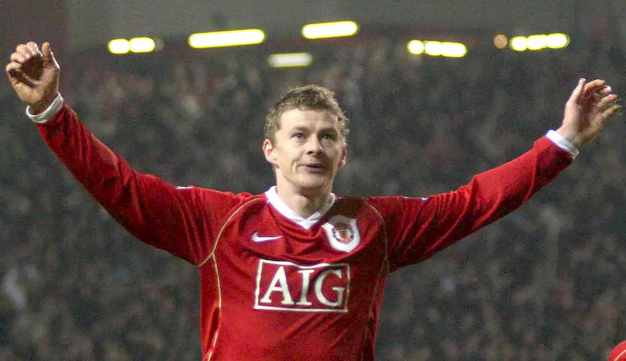 Sebagai seorang anak, Ole Gunnar Solskjaer salah satu contoh yang menyukai tim seperti Liverpool. Dia menyukai Kenny Dalglish, sering mengumpulkan kartu, dan stiker pemain Liverpool hanya untuk bergabung dengan United nantinya. (EPA/Anita Maric)