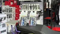 Pengguna Motor 2-Tak Kini Punya Pilihan Oli Samping Baru