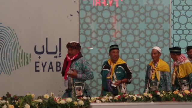 Jemaah Haji menuju Proses Imigrasi di Layanan Eyab di Bandara Prince Mohammed bin Abdulaziz, Madinah. Darmawan/MCh 2019