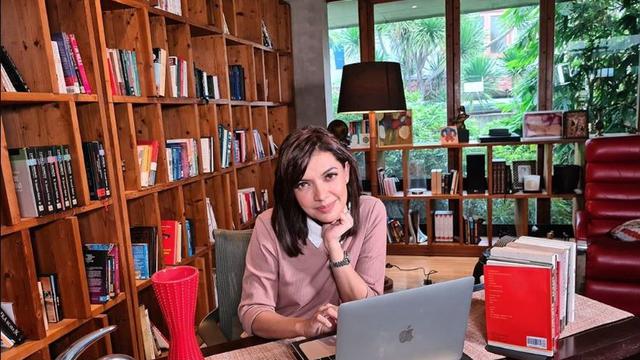 Pojok Buku Najwa Shihab, Bikin Betah dengan Pemandangan Hijau di Sekelilingnya