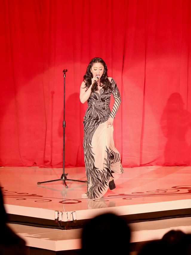 [Bintang] Dewi Perssik