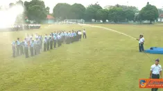 Citizen6, Subang: Usai upacara dilanjutkan dengan penyemprotan air dari mobil pemadam kebakaran. Tradisi penyiraman air ke seluruh badan tersebut menandai telah resminya mereka naik pangkat dan golongan yang baru. (Pengirim: Dodo)