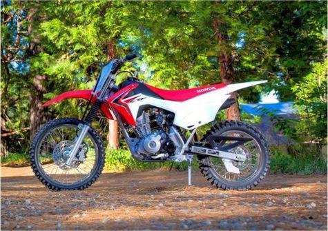 Perbandingan dengan KLX 150