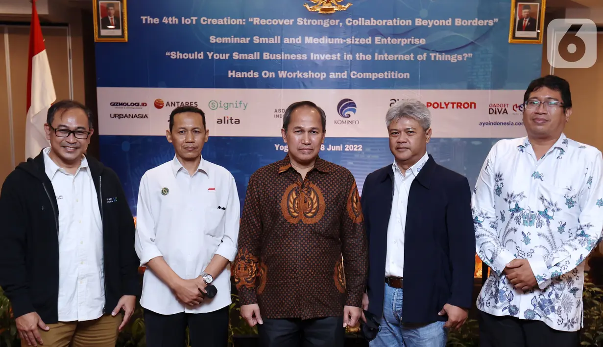 Seminar Solusi Internet of Things untuk Usaha Mikro, Kecil, dan Menengah (UMKM) membahas peluang bisnis bagi UMKM sebagai penyedia solusi IoT terutama untuk perangkat karena sebagian besar masih impor. Para makers juga bisa menjadi UMKM yang menyediakan solusi bagi UMKM yang dapat diterima oleh pasar. (Liputan6.com/HO/Alwi)