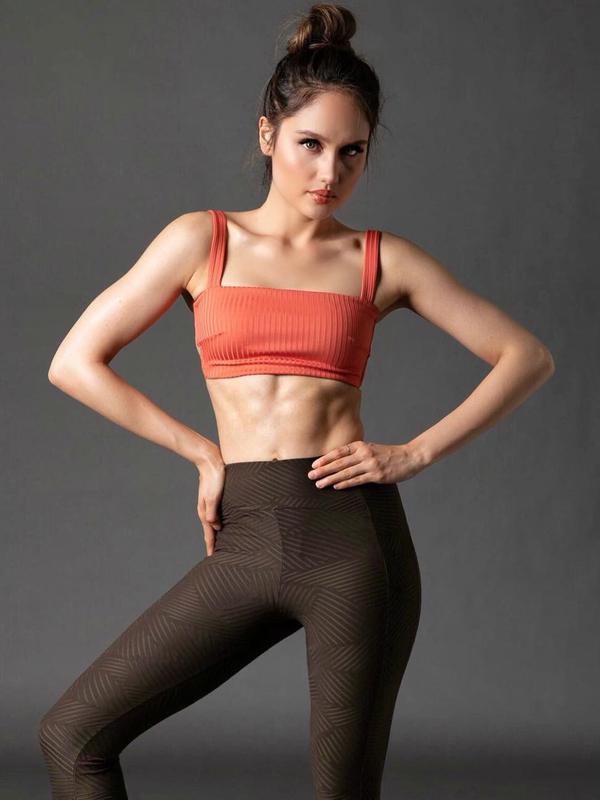 punya tubuh seksi, berapa berat badan cinta laura?