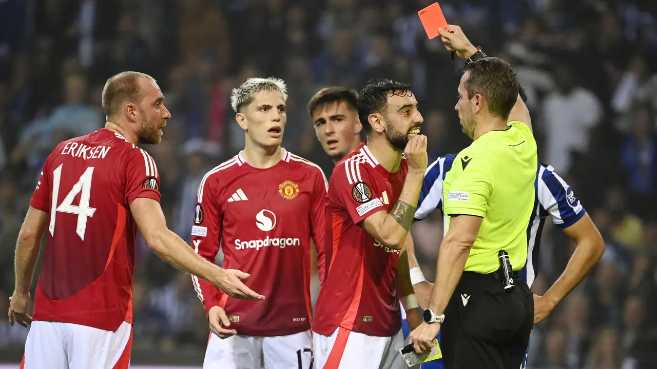 Foto: Bruno Fernandes Kartu Merah Lagi, MU Susah Payah Imbangi FC Porto di Liga Europa