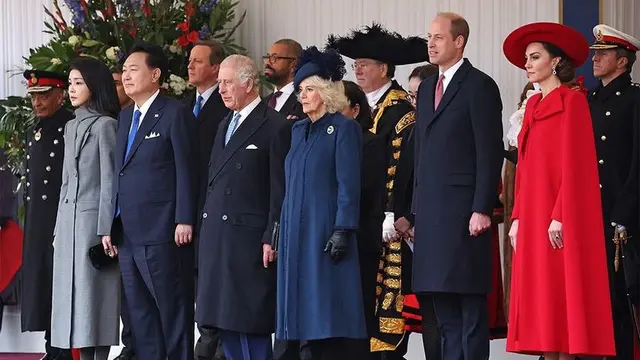 Adu Gaya Ibu Negara Korea Selatan Kim Keon Hee dengan Kate Middleton saat Berada di Inggris
