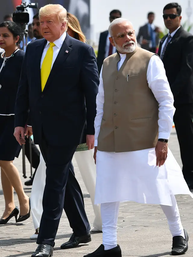 PM Modi Sambut Kedatangan Presiden Trump