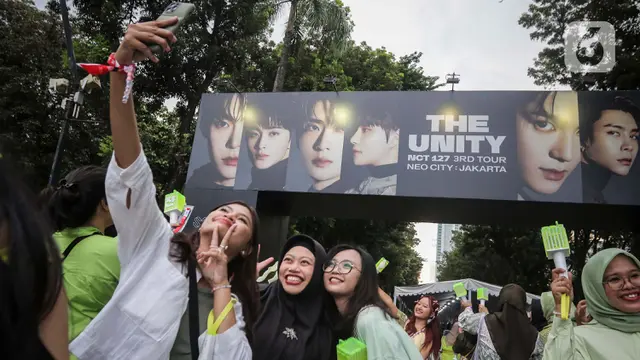 Penggemar NCT 127 Padati Area Indonesia Arena