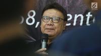 Mendagri Tjahjo Kumolo memberi keterangan usai pertemuan dengan DPP PDIP terkait persiapan HUT ke-46 PDIP, Jakarta, Kamis (3/1). HUTP PDIP akan dilaksanakan berbarengan dengan Rakornas di JIExpo Kemayoran 10 Januari. (Liputan6.com/Helmi Fithriansyah)