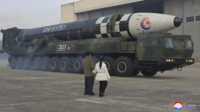 Putri Kim Jong Un Tampil Perdana saat Peluncuran Rudal Korut