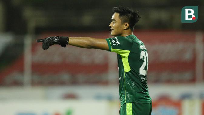 piala presiden 2022: 3 pengganti ernando ari sutaryadi di persebaya jika hengkang atau cedera