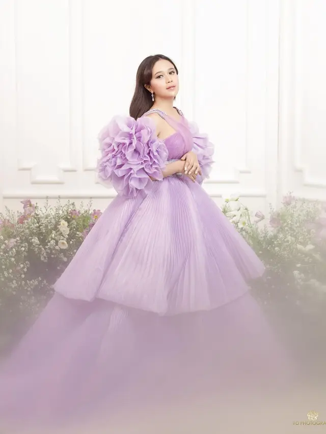 Potret Brisia Jodie Dengan Gaun Ungu, Bak Putri Dari Negeri Dongeng. (Sumber: Instagram/fdphotography90)