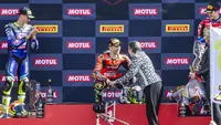 Pembalap Aruba.it Racing Ducati, Alvaro Bautista, berhasil merebut kemenangan dalam balapan kedua (Race 2) WorldSBK Portugal di Sirkuit Algarve, Portimao, pada Minggu (9/10/2022). (Vincent Jannink/ANP/AFP)
