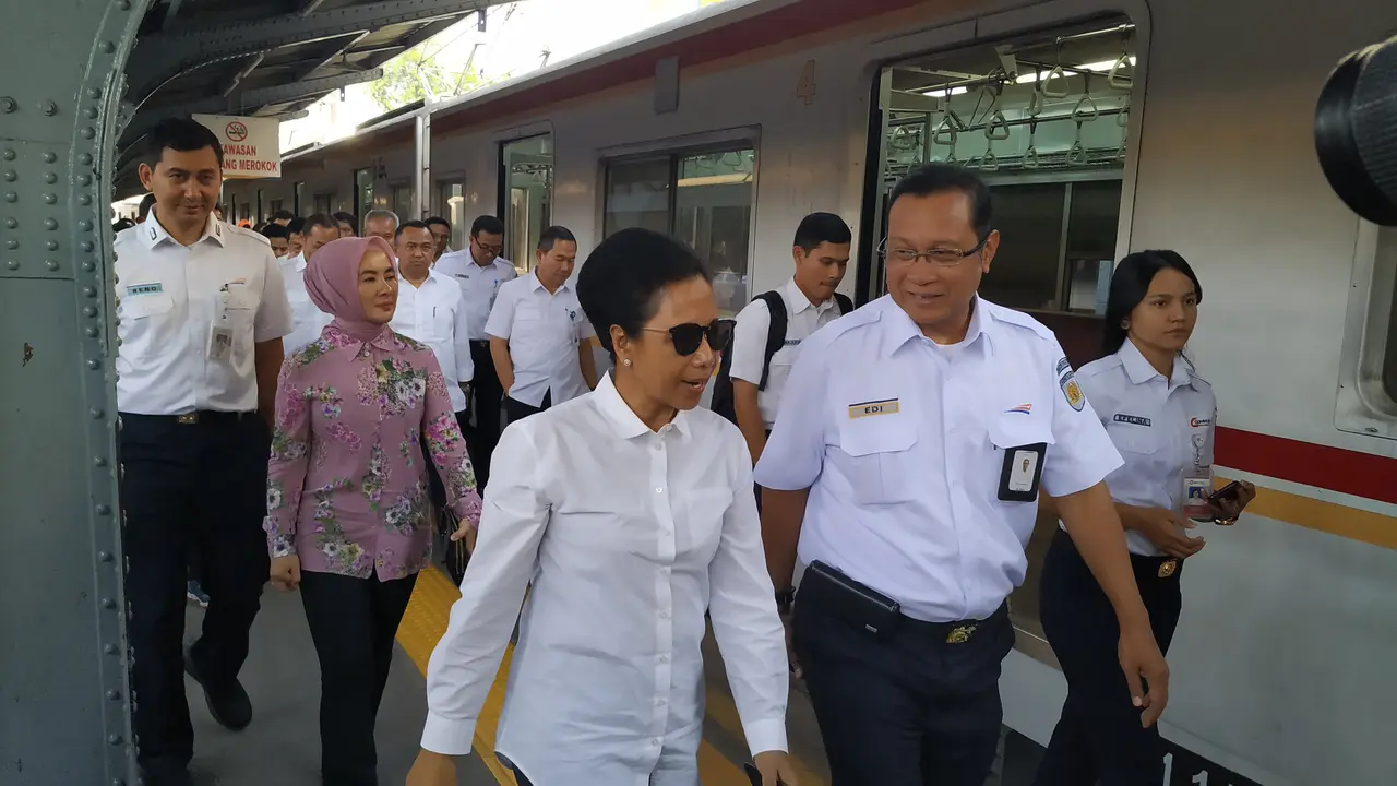 Menteri BUMN uji coba LinkAja untuk naik KRL