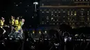 Lady Gaga mengungkap dalam media sosial bahwa ia begitu terkesima melihat pemandangan kerumunan penonton yang mencapai jutaan orang di hadapannya. (Daniel RAMALHO/AFP)