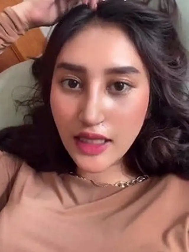 6 Potret Terbaru Permesta Dhyaz Anak Farida Nurhan Usai Oplas, Perubahannya Drastis