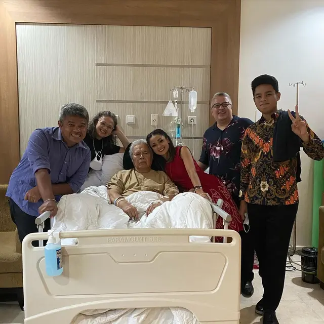 Nirina Zubir dan Amin Zubir