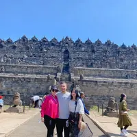 Zaskia Gotik dan anak-anak liburan di Borobudur (Instagram/zaskia_gotix)