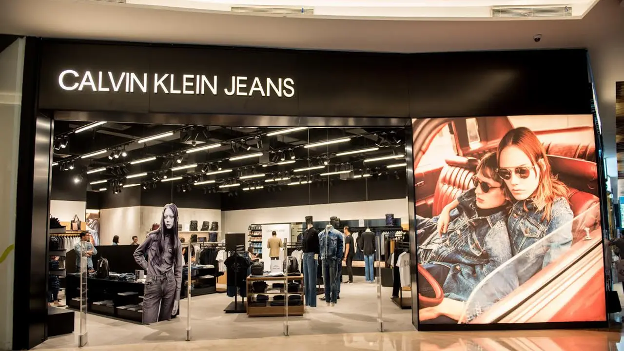 Belanja High Fashion Lebih Mudah di Toko Calvin Klein Jeans