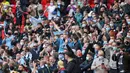 Sebanyak 8.000 fans menonton langsung partai final Carabo Cup antara Manchester City melawan Tottenham Hotspur di Wembley setelah Pemerintah Inggris resmi menyetujui laga ini sebagai acara tes resmi. (Foto: AFP/Pool/Carl Recine)
