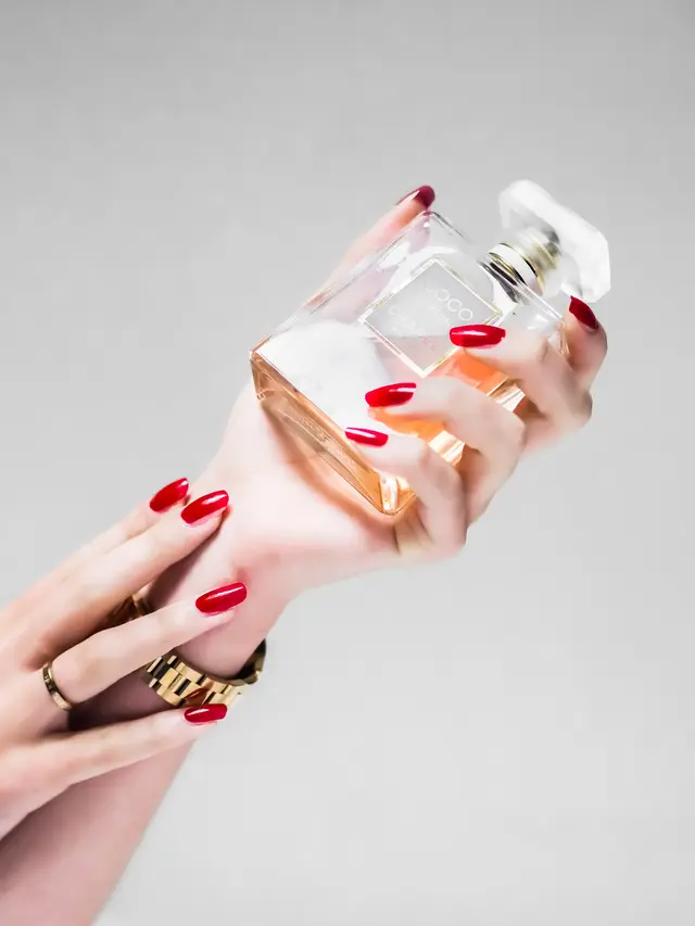 3. Semprotkan body mist